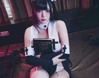 落落Raku – 修女与魔鬼 [42P]